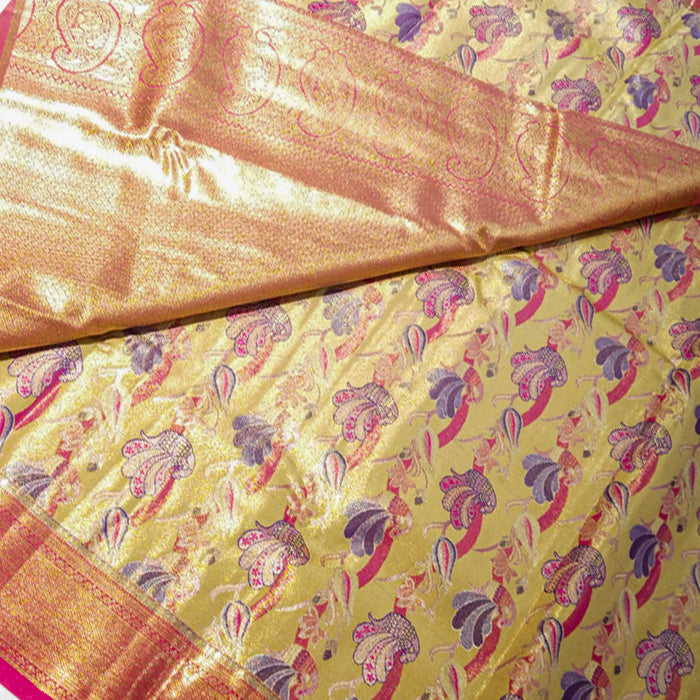 Elegant Floral Patterned Silk Saree